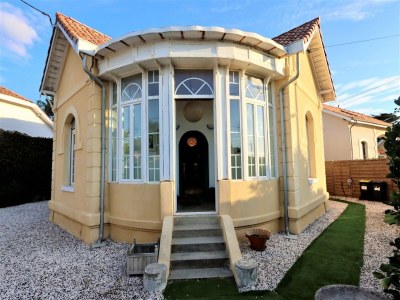 Villa Luxuriöse Villa mit privatem Spa in Strandnähe in Gironde - Villa