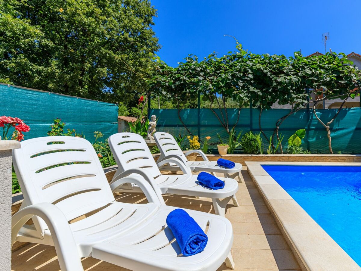 Apartment Vanessa I with Pool - Outdoor photo 4