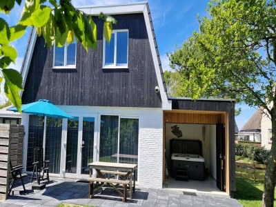Holiday house Gemütliches Ferienhaus mit Whirlpool - Holiday house