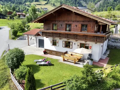 Chalet Chalet in the village in Goldegg - Chalet