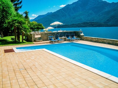 Holiday apartment Palazzina GiardinoLago: Bianco - Outdoor photo 4
