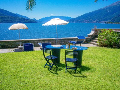 Holiday apartment Palazzina GiardinoLago: Bianco - Outdoor photo 10