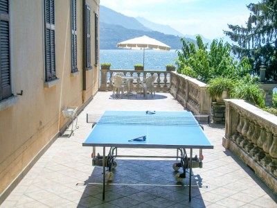Holiday apartment Palazzina GiardinoLago: Azzurro - Environment photo 18