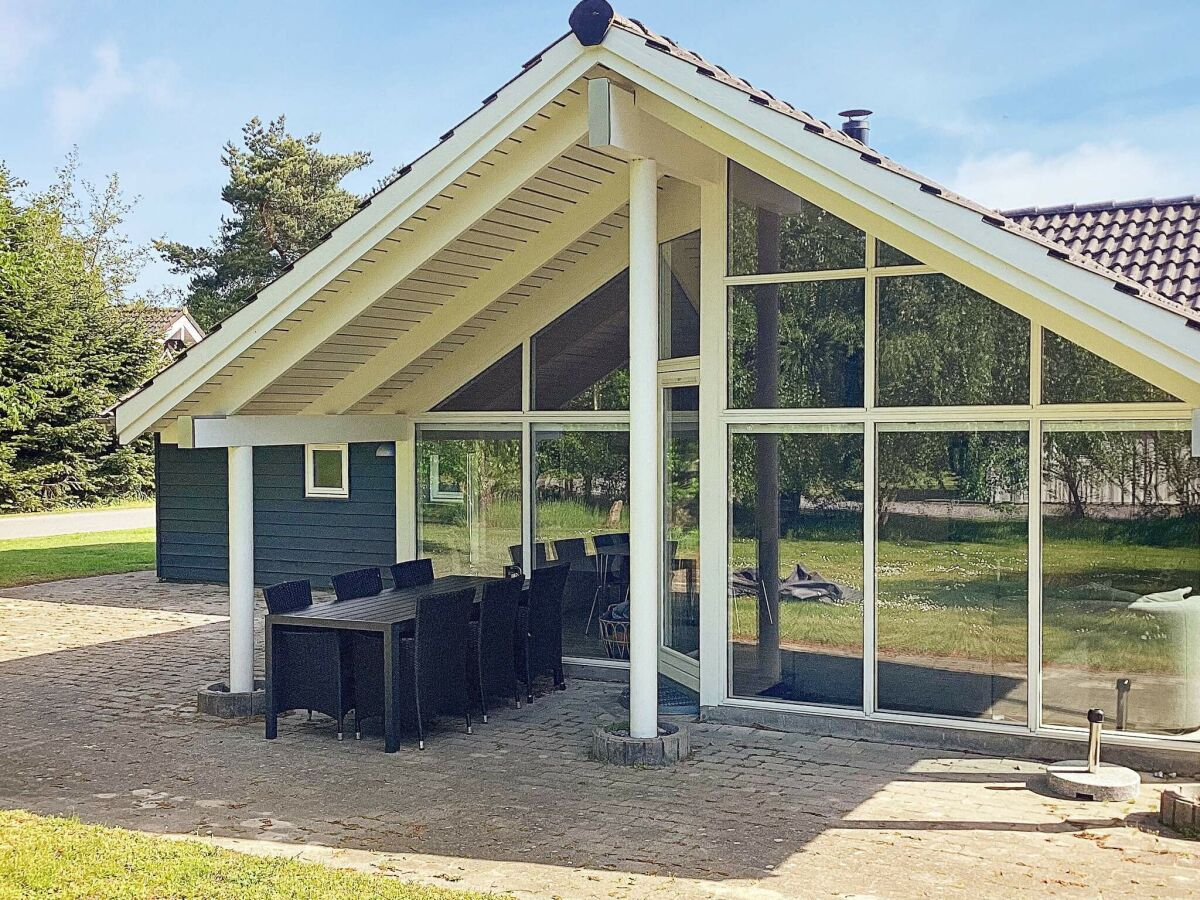 Holiday house 10 Personen Ferienhaus in Væggerløse-By Traum