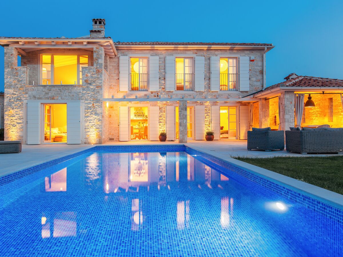 Villa with pool and sea view in Krk