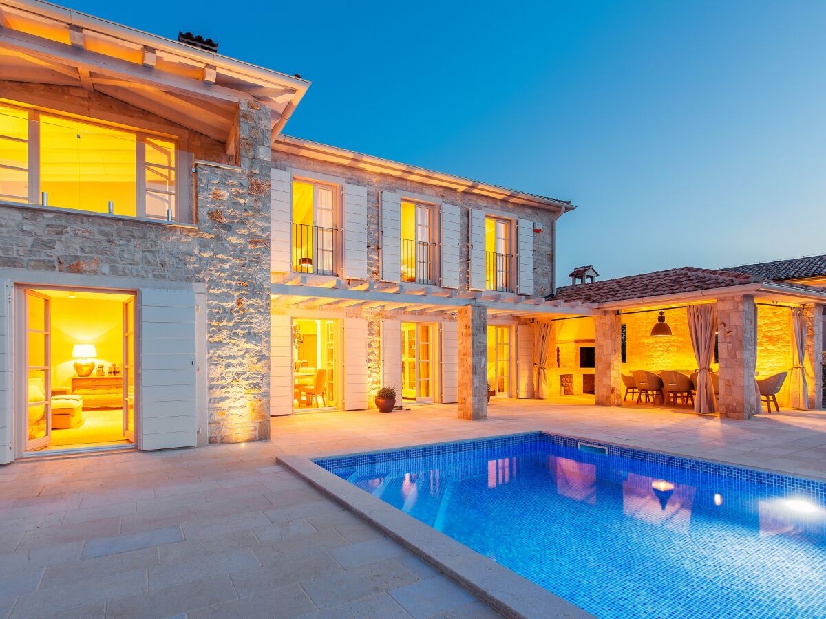 Villa with pool and sea view in Krk - Outdoor photo 2