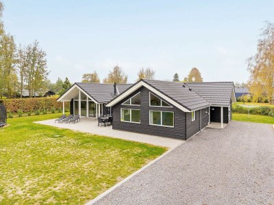 Holiday house Luxus-Retreat mit Pool -- By Traum Ferienwohnungen - Outdoor photo 2