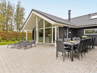Holiday house Luxus-Retreat mit Pool -- By Traum Ferienwohnungen - Outdoor photo 6