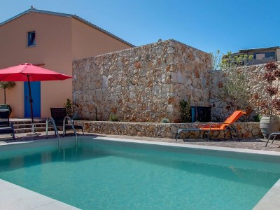 Holiday house DELPHINE with pool - Outdoor photo 3