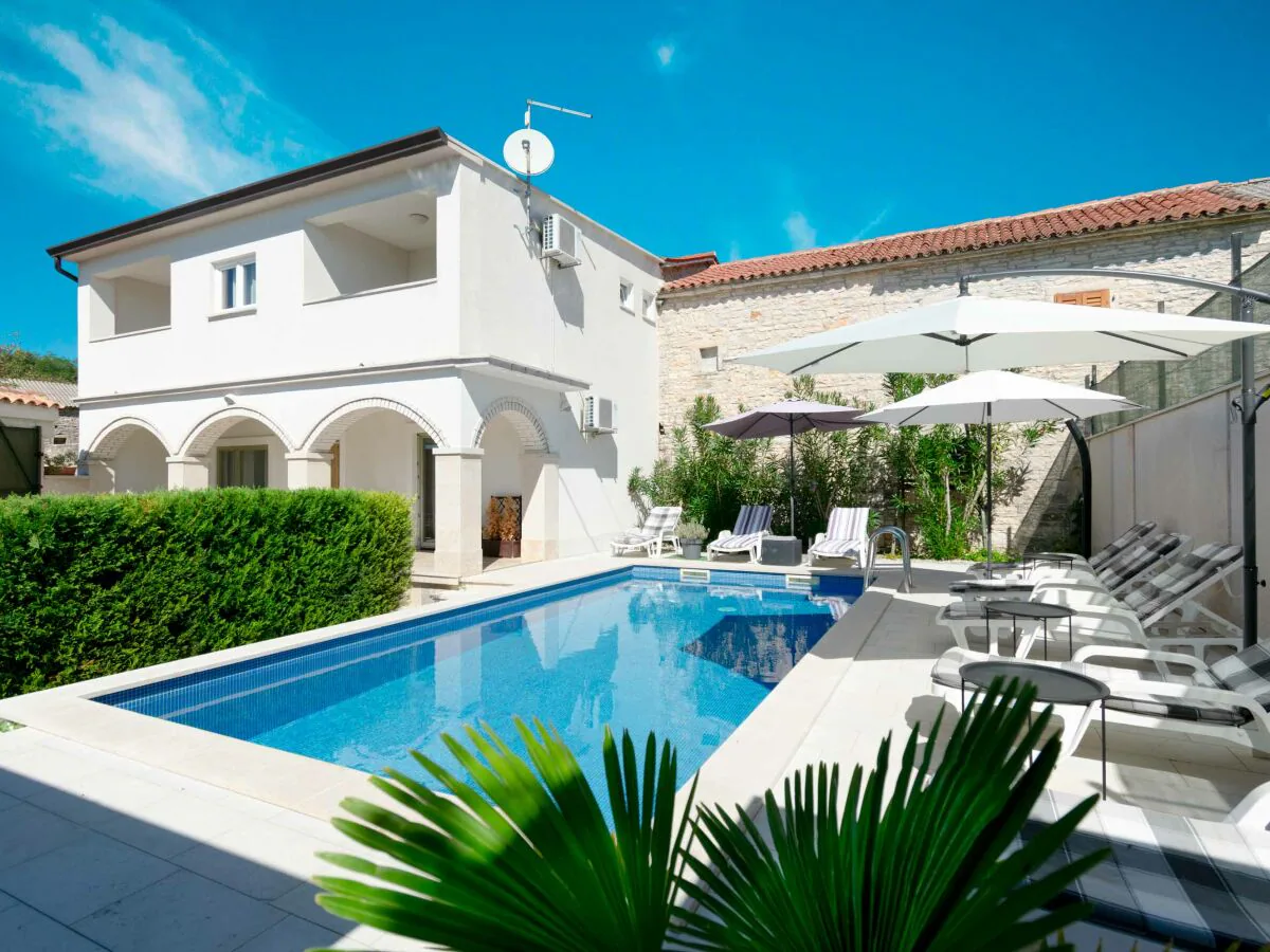 Villa Martin | Countryside Retreat with Pool