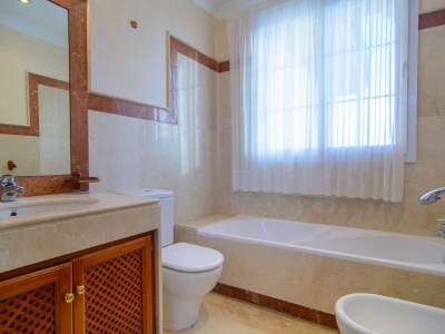 Villa Beachfront heated pool - Features photo 16
