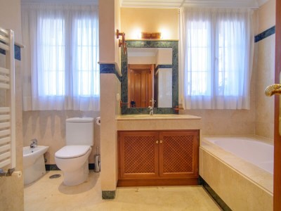 Villa Beachfront heated pool - Features photo 19