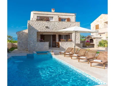 Villa Kirstin - Pool, Jacuzzi, Sauna in PRIVLAKA - Villa