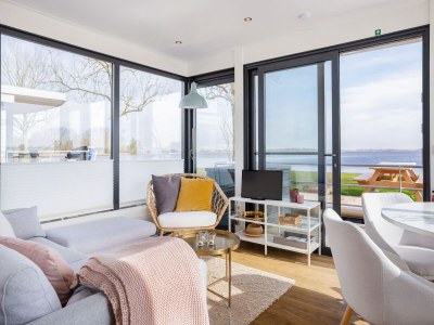 House boat Houseboat Sneekermeer with Garden and Views - Features photo 16