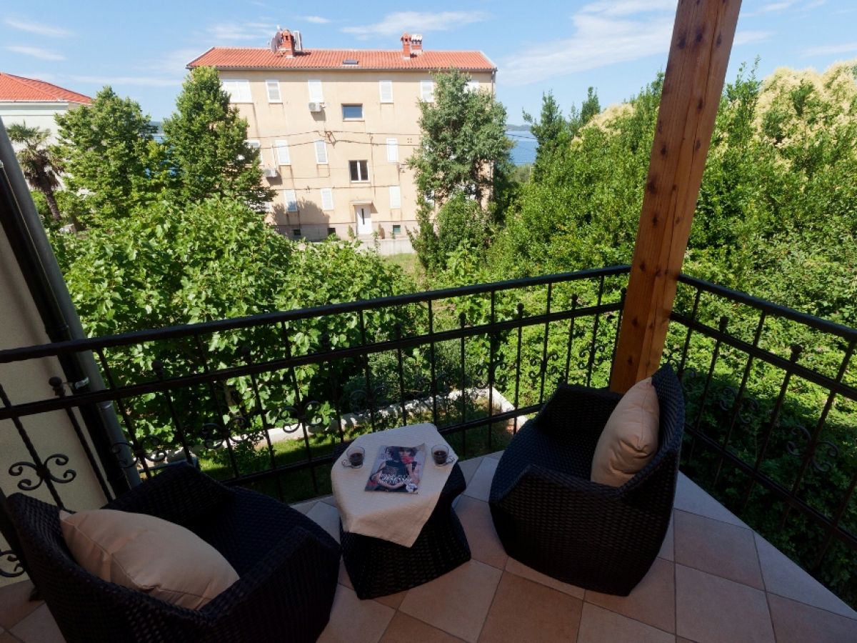 Holiday apartment Kolovare 02
