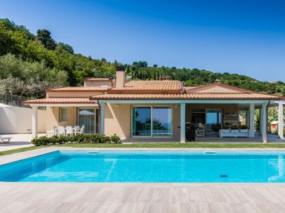 Villa Lerant in Acquaviva Picena - Villa