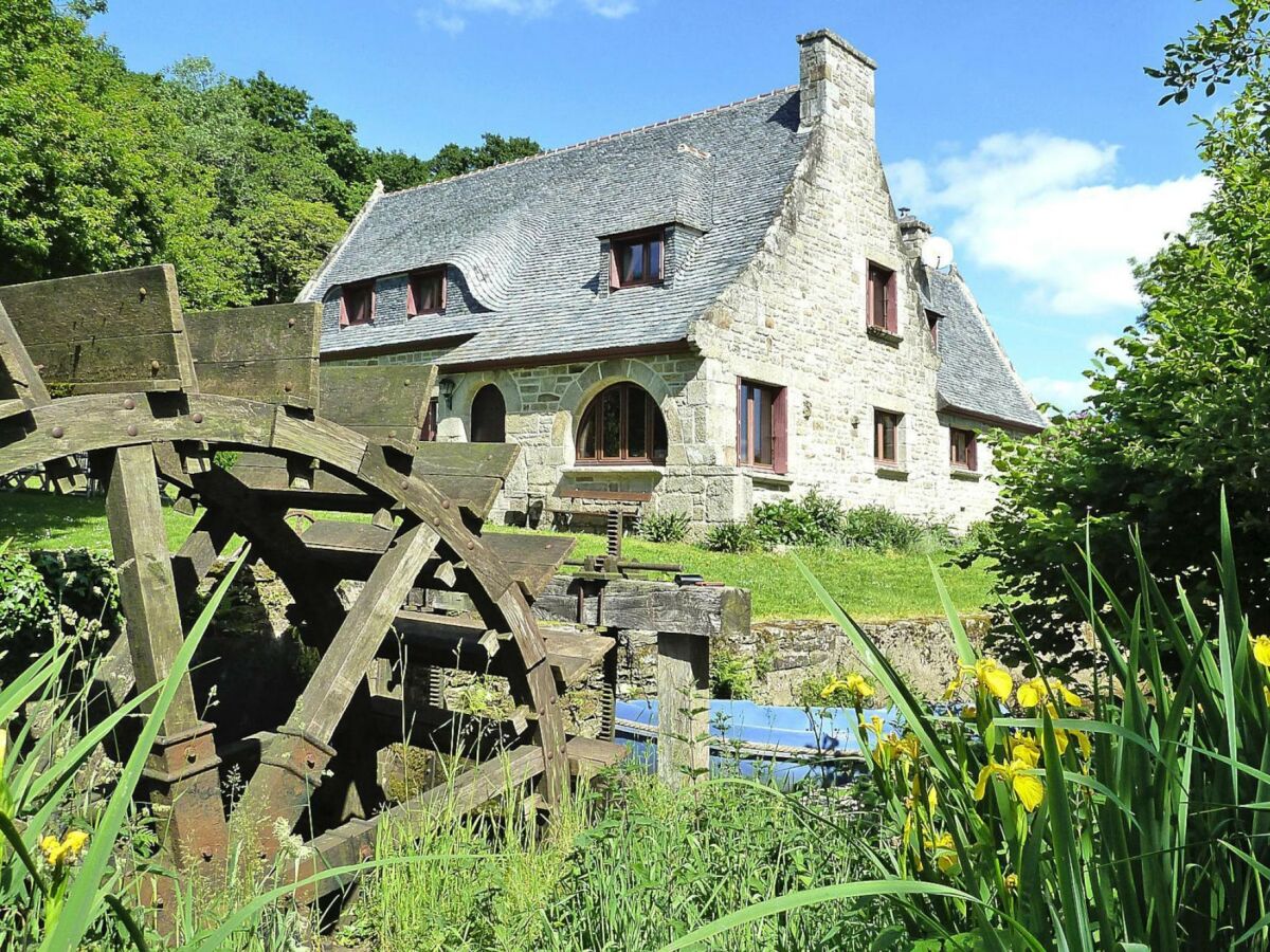 Holiday house Mill in Brittany by River Aulne with Kayaks