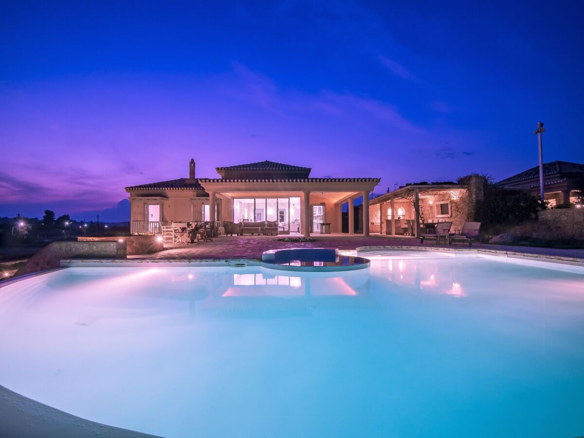 Villa Villa in Peloponnes am Petrothalassa Strand