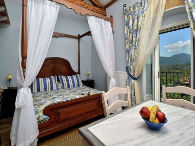 Apartment Apartment with Pool & Near Sea - Features photo 13