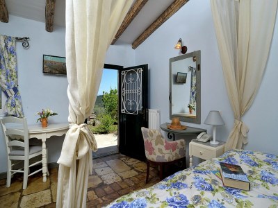 Apartment Apartment with Pool & Near Sea - Features photo 15