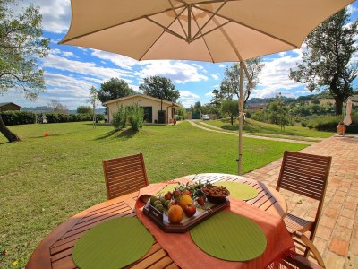Holiday house Cottage in Montelabbate with Pool & Forest - Outdoor photo 2