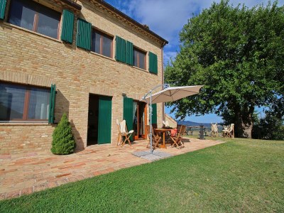 Holiday house Cottage in Montelabbate with Pool & Forest - Outdoor photo 9