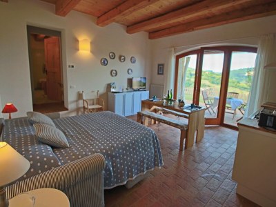 Holiday house Tranquil Hilltop Cottage - Features photo 30