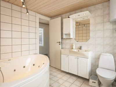 Holiday house 8 person holiday home in Hals-By Traum - Outdoor photo 15