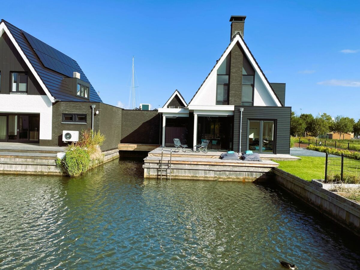 Holiday house Holiday Home in Stavoren by Private Jetty - Outdoor photo 2