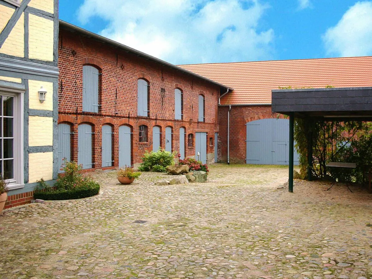 Holiday house Ferienhaus Rosenhof, Lenzen - Outdoor photo 4