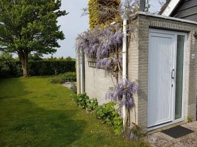 Holiday house Quietly located holiday home in Zeeland - Outdoor photo 3
