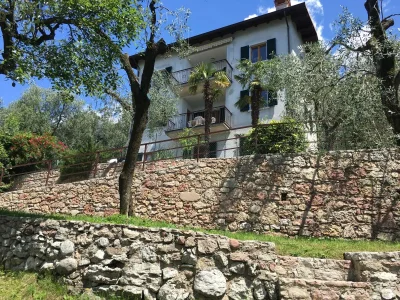 Holiday house La Pianta - private fenced garden in Brenzone sul Garda - Holiday house