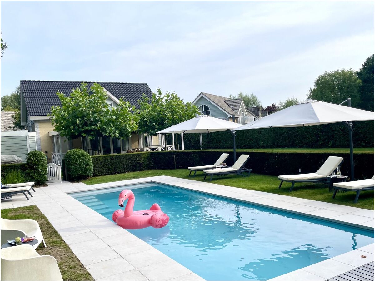 Villa with Pool