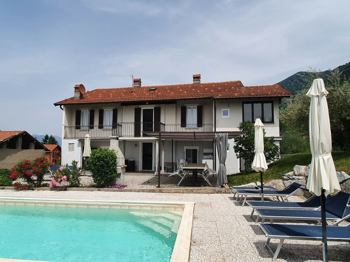 Holiday house Ferienhaus bei Lago Maggiore Pool