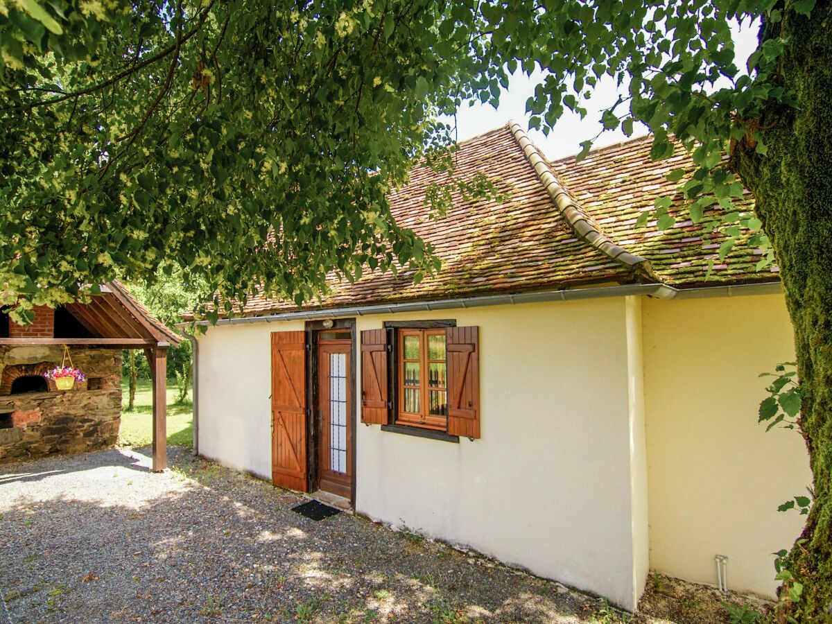 Holiday house Ruhiges Ferienhaus in Savignac - Outdoor photo 2