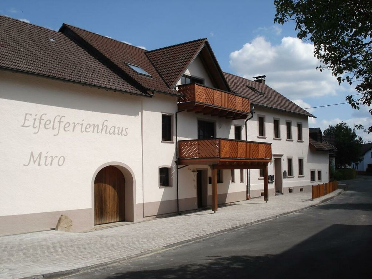 Apartment 6-Bett-Ferienwohnung Eifeltraum mit Sauna
