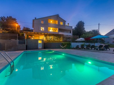 Holiday apartment GISELLE with large terrace and heated pool 50m2 in Nerezine - Holiday apartment