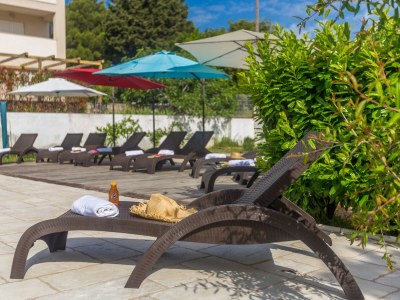 Holiday apartment GISELLE with large terrace and heated pool 50m2 - Outdoor photo 7
