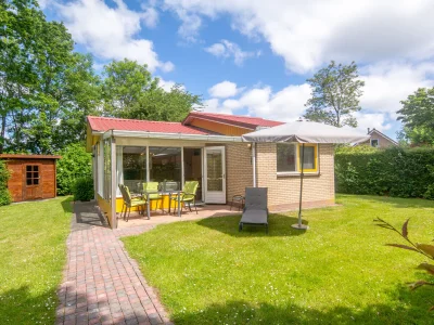 Bungalow Koningsweg 13 in Oosterend - Bungalow