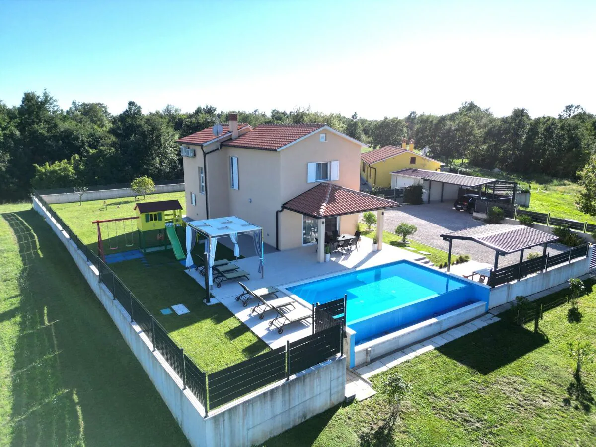 Villa Villa Lukrida