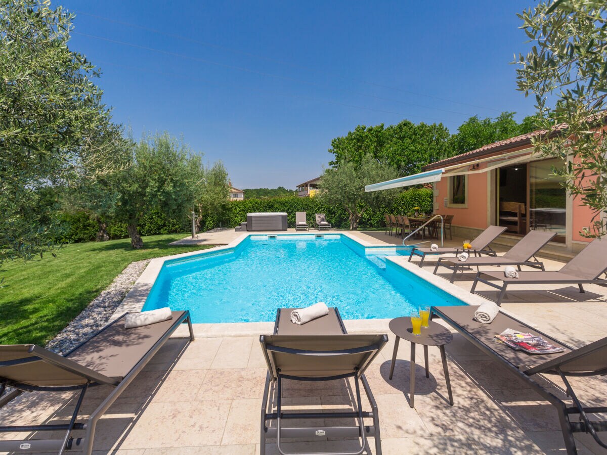 Villa Ulika with pool