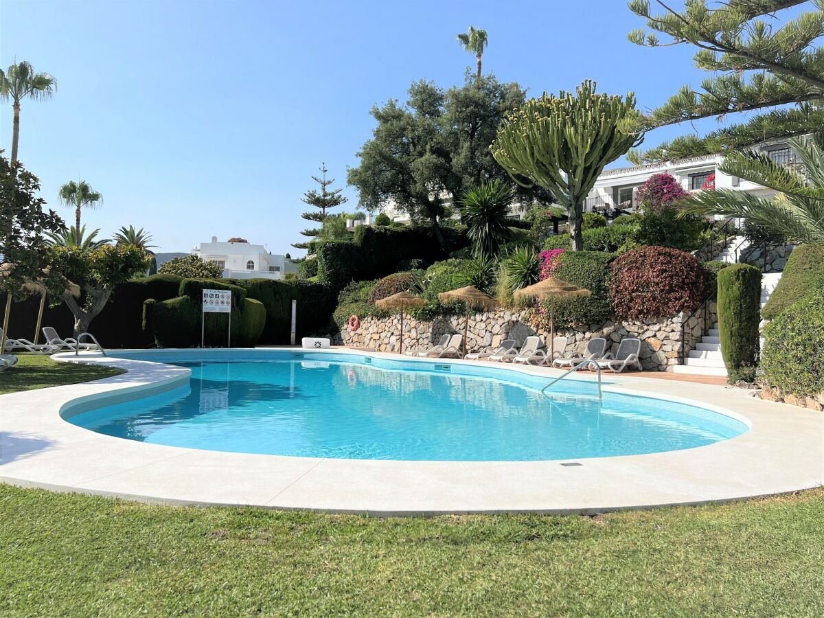 Holiday house Attractive holiday home with pool - Outdoor photo 3