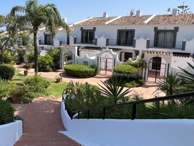 Holiday house Attractive holiday home with pool - Environment photo 35