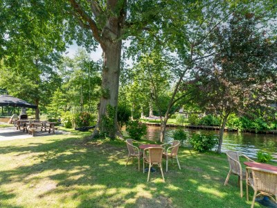 Farmhouse Gruppenhaus in Giethoorn mit Wasserterrasse - Outdoor photo 11