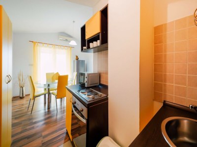 Apartment Charming 2-Bed Apartment - Features photo 12