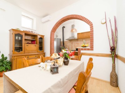 Villa Traditionelle Poolvilla in Gruda - Features photo 30