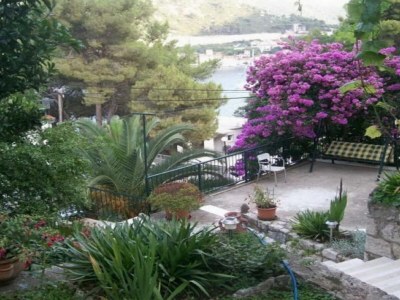 Apartment Apartments Laura Mljet - Comfort One Bedroom Apartment with Balcony and Sea View in Mljet - Apartment