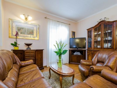 Apartment Apartment Paco - Three-Bedroom Apartment with Balcony and Sea View - Features photo 5