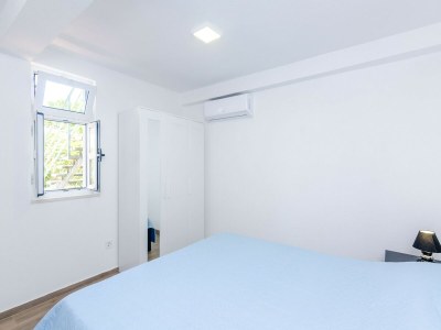 Apartment Apartments Paula - One Bedroom Apartment with Shared Terrace - Features photo 8