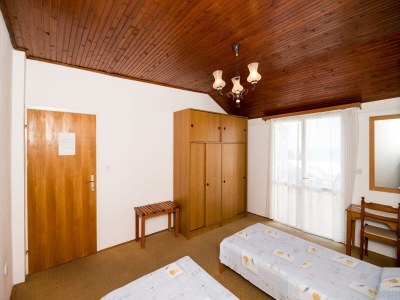Apartment Apartment Srđ - Two-Bedroom Apartment with Balcony and Sea View - Features photo 8